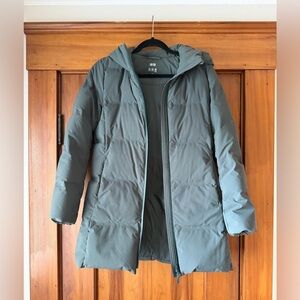 Uniqlo Lightweight Hooded Puffer Jacket (XS)
